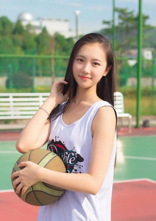 电竞选手如何参与公益活动：传递正能量与回馈社会，如何去参加电竞职业比赛