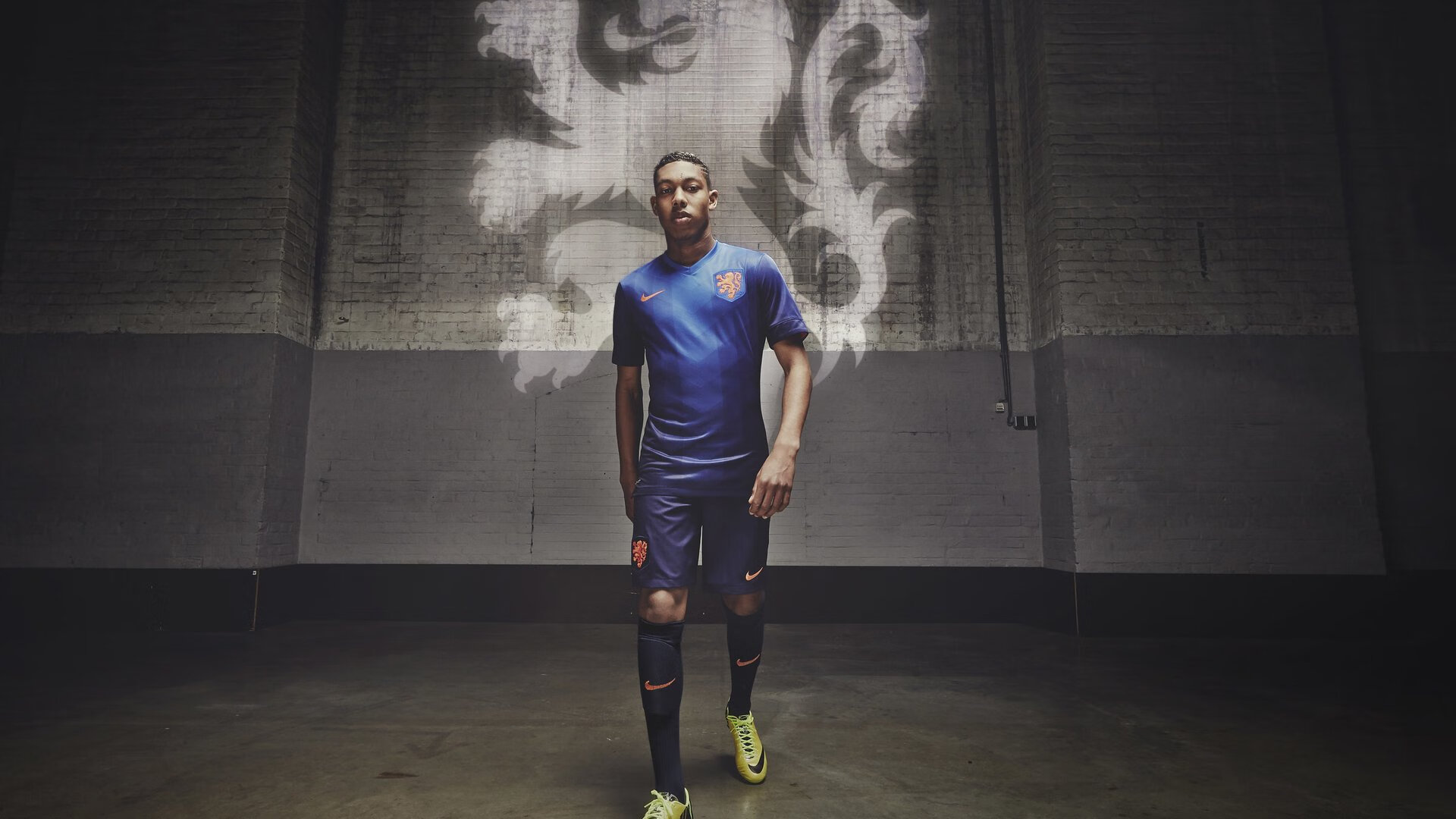 “荒原之王！——沙丘和泥泞中的极速争霸战”，荒原沙漠