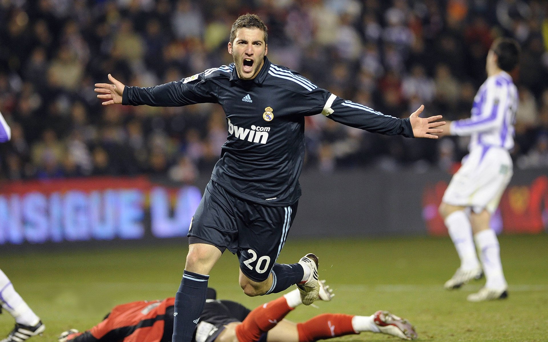 九游电竞中心-史上最激烈的冠军争夺战，史上最激烈的冠军争夺战是什么